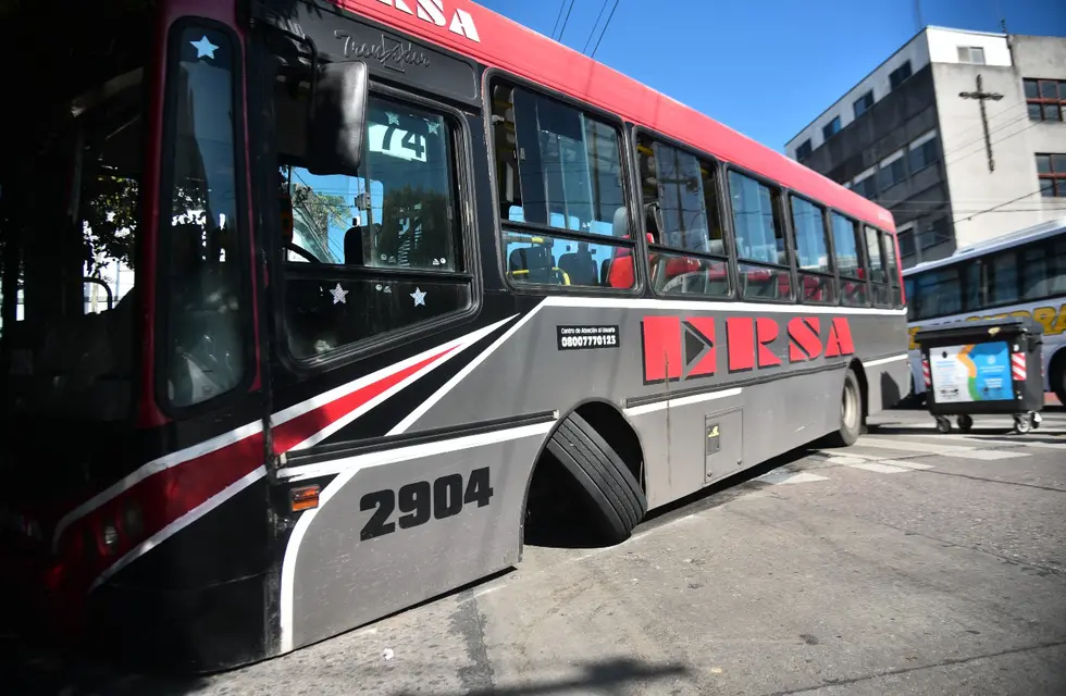Córdoba: un colectivo de Ersa chocó contra un árbol | Reporte Regional