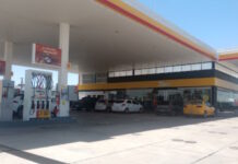 Quedó grabado: Robaron pertenencias en una estación de servicio