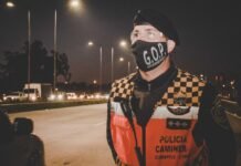 Recuperaron en un descampado una motocicleta sustraída en Villa Santa Rosa Imagen ilustrativa de un procedimiento policial con motocicletas en Córdoba