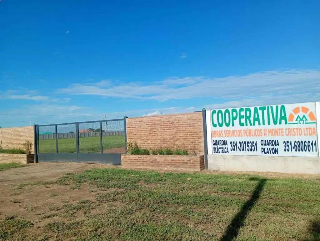 Construcción del nuevo galpón de la Cooperativa de Monte Cristo en el predio camino a El Carmen