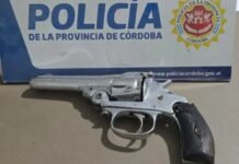 Detuvieron a un hombre y secuestraron un revólver en Malvinas Argentinas Revólver secuestrado durante un procedimiento en Malvinas Argentinas