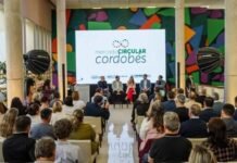 Tránsito participó del lanzamiento del Mercado Circular Cordobés Presentación del Mercado Circular Cordobés durante un acto con panelistas y público