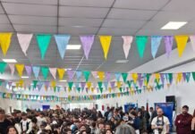 Malvinas Argentinas realizó una Expo Carreras con propuestas educativas Jóvenes participan de la Expo Carreras Malvinas Argentinas 2026 en el salón de la Cooperativa del Agua